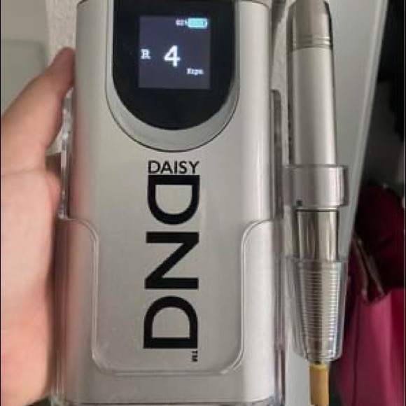 Dnd nail drill, used but in great conditions. - Picture 1 of 2